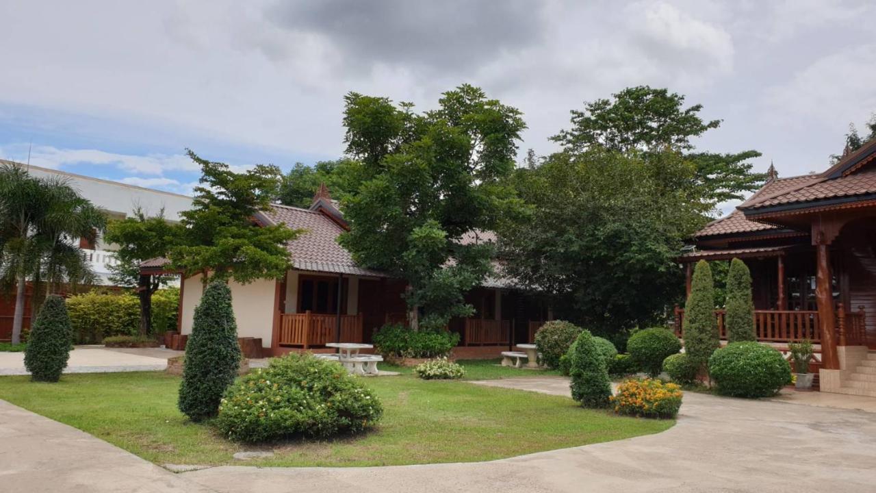 Baan Maneekan Sukhothai Bagian luar foto
